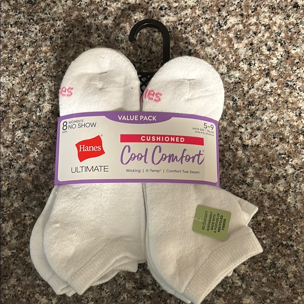 Hanes no show women’s white socks (8 pair)